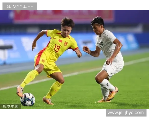 中国与乌兹别克斯坦足球比赛直播精彩瞬间全程回顾与分析 中国与乌兹别克斯坦足球比赛直播精彩瞬间全程回顾与分析