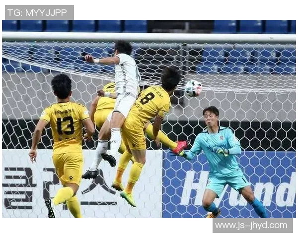 光州足球队迎战浦项制铁全力争胜展现球队实力与斗志 光州足球队迎战浦项制铁全力争胜展现球队实力与斗志