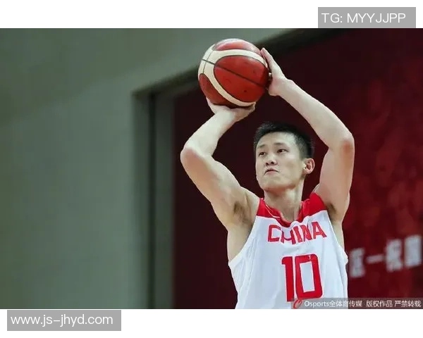 周鹏:从篮球场上的拼搏者到生活中的励志榜样之路 周鹏:从篮球场上的拼搏者到生活中的励志榜样之路